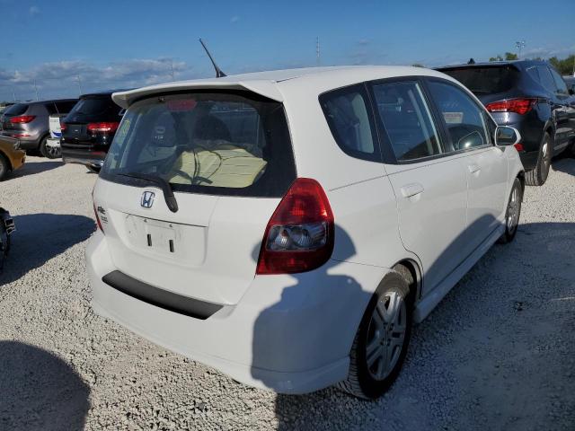 JHMGD38697S034562 - 2007 HONDA FIT S WHITE photo 4