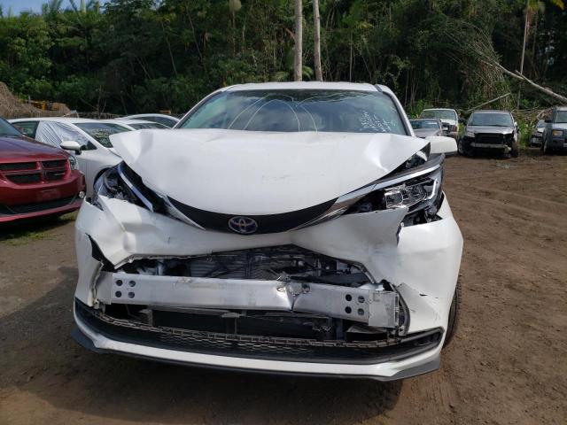 5TDKRKECXMS008865 - 2021 TOYOTA SIENNA LE WHITE photo 9