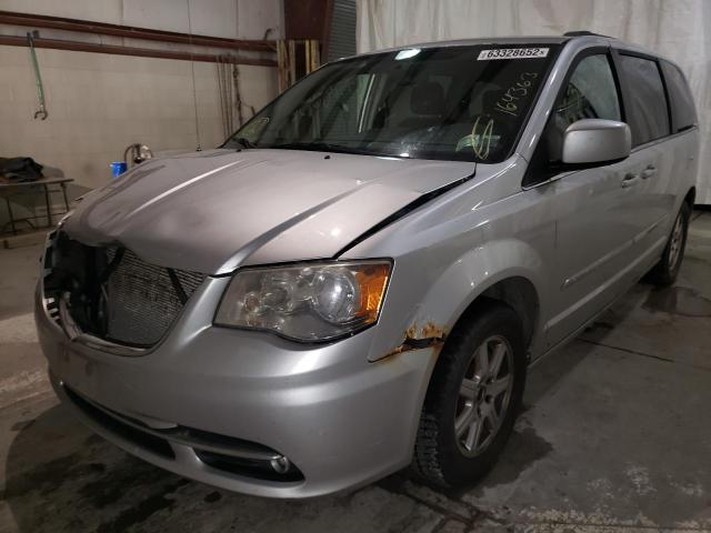 2A4RR5DG7BR782057 - 2011 CHRYSLER TOWN & COU SILVER photo 2