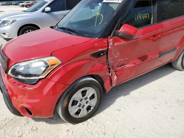 KNDJT2A53D7635633 - 2013 KIA SOUL RED photo 9