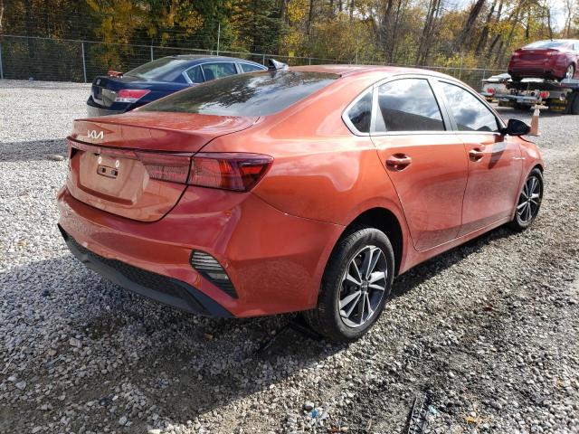 3KPF24AD7NE450899 - 2022 KIA FORTE FE ORANGE photo 4