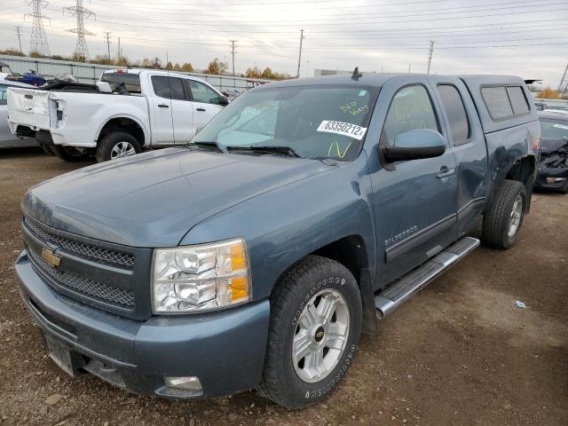 1GCRKSE38BZ150582 - 2011 CHEVROLET 1500 SILVE BLUE photo 2