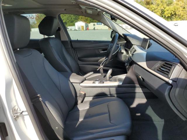 WBA8E5G54HNU41385 - 2017 BMW 320 XI WHITE photo 5