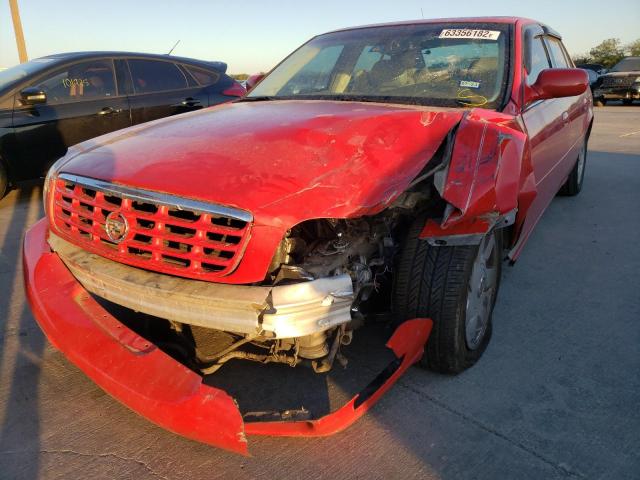 1G6KF57912U137441 - 2002 CADILLAC DEVILLE DT RED photo 2