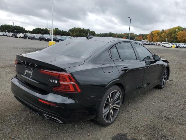 7JRA22TM8KG012174 - 2019 VOLVO S60 T6 R-D BLACK photo 4