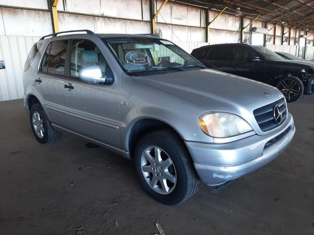 4JGAB72E8YA214574 - 2000 MERCEDES-BENZ ML 430 SILVER photo 1