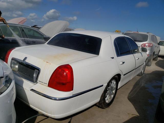 2LNHM82VX8X658447 - 2008 LINCOLN TOWN CAR S WHITE photo 4