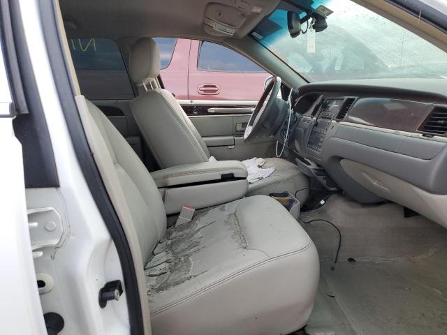 2LNHM82VX8X658447 - 2008 LINCOLN TOWN CAR S WHITE photo 5