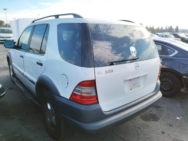 4JGAB54E3WA015267 - 1998 MERCEDES-BENZ ML 320 WHITE photo 3