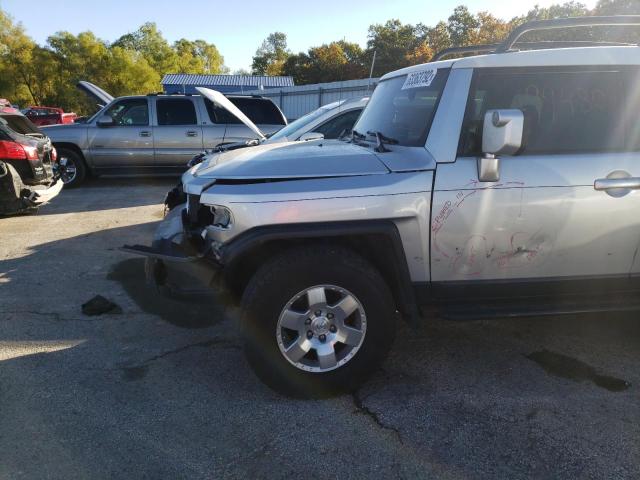 JTEBU11F88K042434 - 2008 TOYOTA FJ CRUISER SILVER photo 9