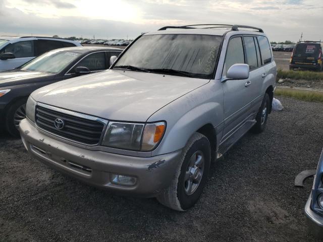 JTEHT05J322028650 - 2002 TOYOTA LAND CRUIS SILVER photo 2