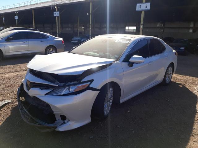 4T1BZ1HK7JU007382 - 2018 TOYOTA CAMRY XSE WHITE photo 2