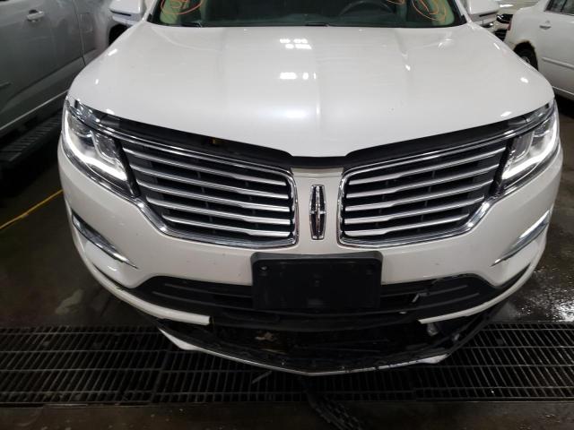 5LMTJ3DH7GUJ18697 - 2016 LINCOLN MKC RESERV WHITE photo 9