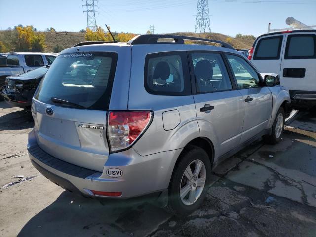 JF2SHBBCXCH427553 - 2012 SUBARU FORESTER X SILVER photo 4