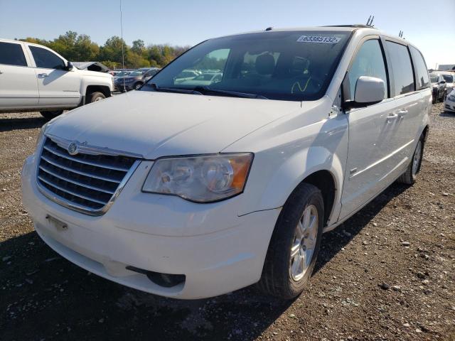 2A8HR54P88R738247 - 2008 CHRYSLER TOWN & COU WHITE photo 2