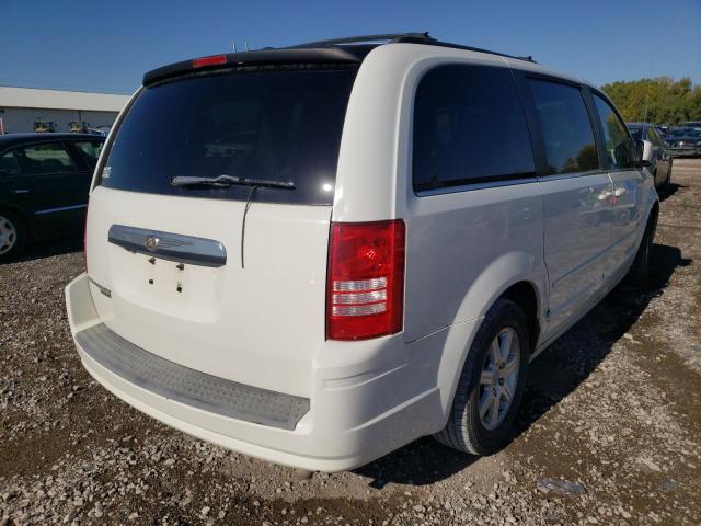 2A8HR54P88R738247 - 2008 CHRYSLER TOWN & COU WHITE photo 4