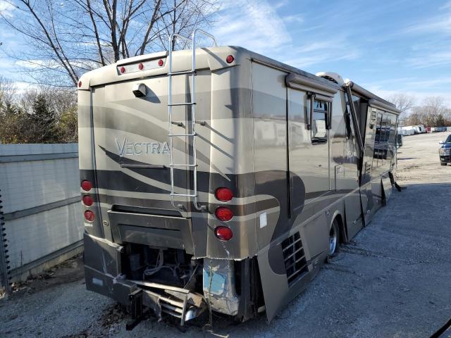 4UZAAHCY65CV17564 - 2005 FREIGHTLINER CHASSIS X TWO TONE photo 4