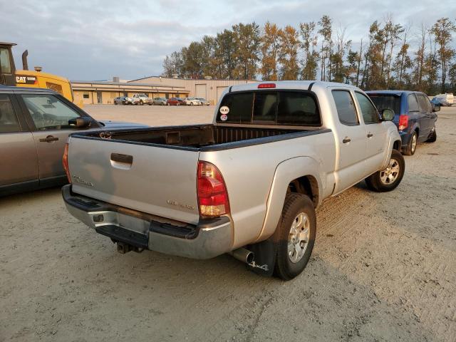 5TEMU52N76Z310215 - 2006 TOYOTA TACOMA DOU SILVER photo 4