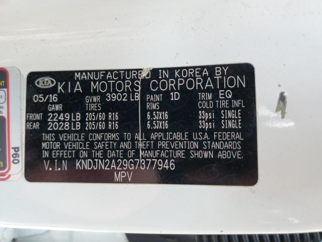 KNDJN2A29G7377946 - 2016 KIA SOUL WHITE photo 10