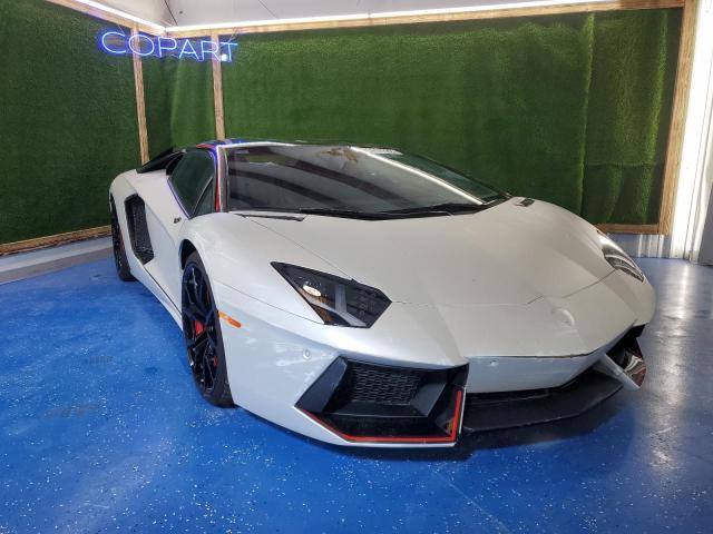 ZHWUR1ZD9GLA04652 - 2016 LAMBORGHINI AVENTADOR WHITE photo 1