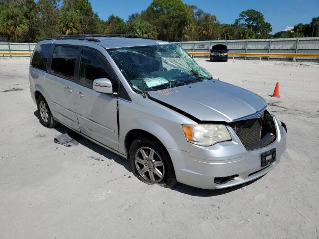 2A4RR5D1XAR422033 - 2010 CHRYSLER TOWN & COU SILVER photo 9