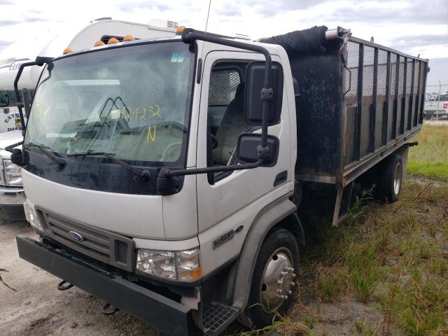 3FRLL45Z56V339908 - 2006 FORD LOW CAB FO WHITE photo 2