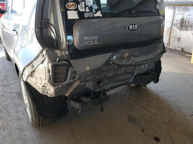 KNDJN2A28J7541484 - 2018 KIA SOUL GRAY photo 9