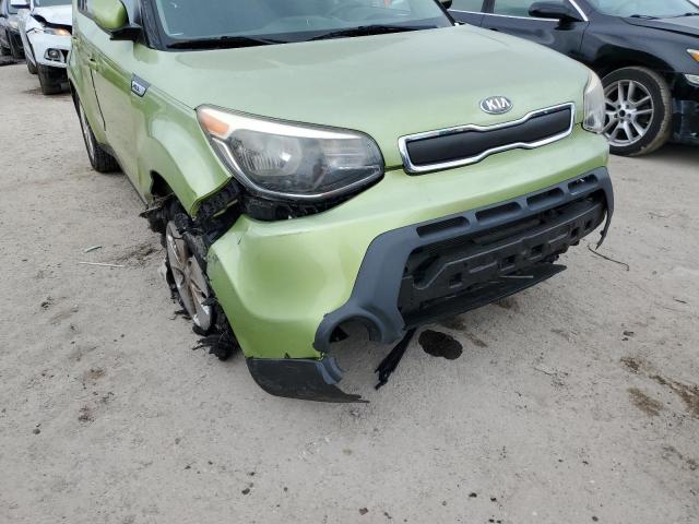 KNDJN2A23F7810837 - 2015 KIA SOUL GREEN photo 9