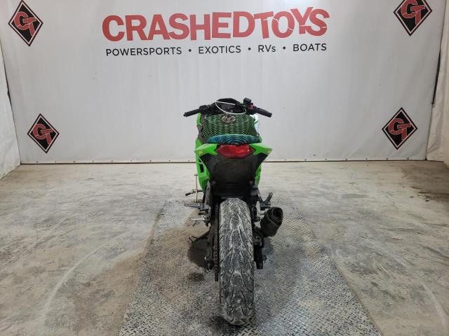 JKAEX8A19FA012023 - 2015 KAWASAKI EX300 A GREEN photo 4