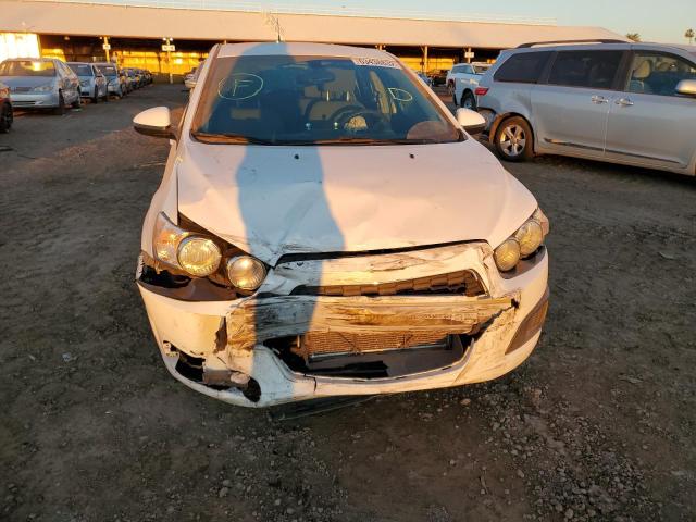 1G1JA6SH4E4107679 - 2014 CHEVROLET SONIC LS WHITE photo 9