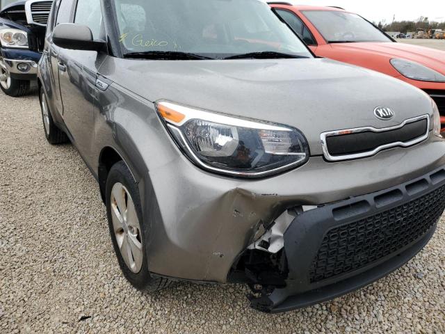 KNDJN2A28G7298929 - 2016 KIA SOUL GRAY photo 9