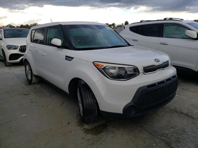 KNDJN2A24F7180861 - 2015 KIA SOUL WHITE photo 1