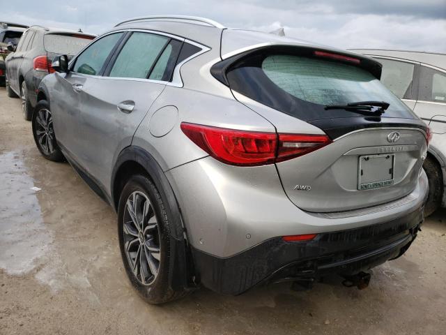 SJKCH5CR1JA041145 - 2018 INFINITI QX30 BASE SILVER photo 3