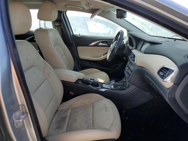 SJKCH5CR1JA041145 - 2018 INFINITI QX30 BASE SILVER photo 5