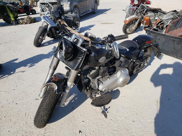 1HD1JRV18GB041352 - 2016 HARLEY-DAVIDSON FLS SOFTAI 黑色 照片 2