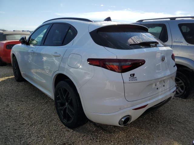 ZASPAKBN9M7D20700 - 2021 ALFA ROMEO STELVIO TI WHITE photo 3