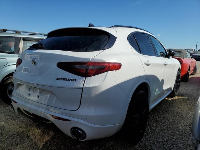 ZASPAKBN9M7D20700 - 2021 ALFA ROMEO STELVIO TI WHITE photo 4