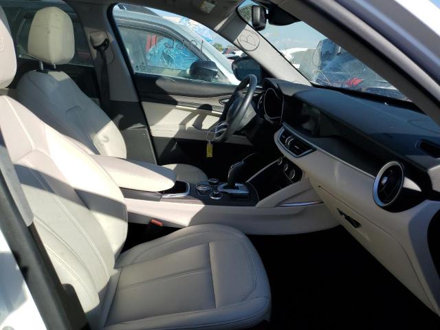 ZASPAKBN9M7D20700 - 2021 ALFA ROMEO STELVIO TI WHITE photo 5