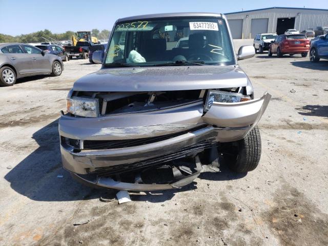 JTLKT324554003577 - 2005 TOYOTA SCION XB ნაცრისფერი ფოტო 9