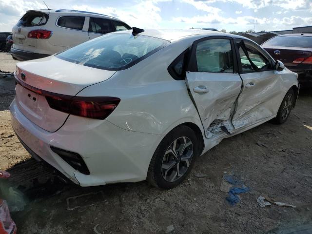 3KPF24AD5ME312082 - 2021 KIA FORTE FE WHITE photo 4