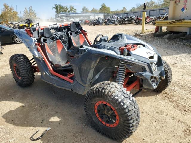 3JBVXAW22HK002453 - 2017 CAN-AM MAVERICK X SILVER photo 1