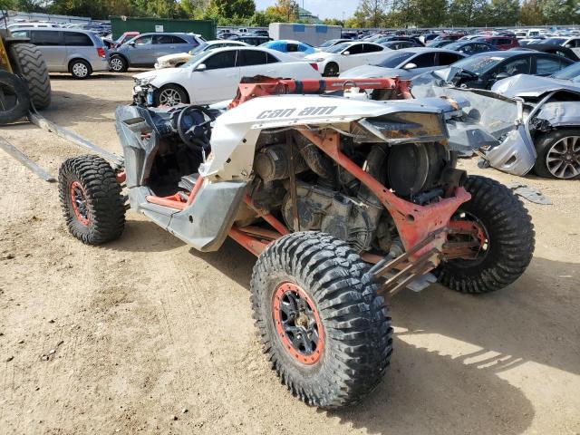 3JBVXAW22HK002453 - 2017 CAN-AM MAVERICK X SILVER photo 3