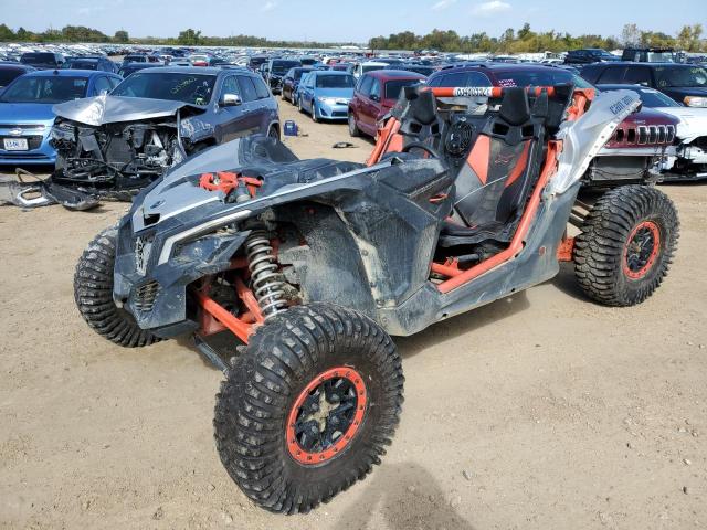 3JBVXAW22HK002453 - 2017 CAN-AM MAVERICK X SILVER photo 9