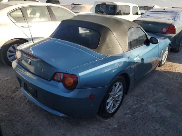 4USBT33403LS43854 - 2003 BMW Z4 2.5 TURQUOISE photo 4