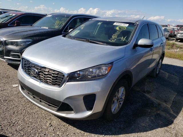 5XYPG4A36KG553680 - 2019 KIA SORENTO L SILVER photo 2