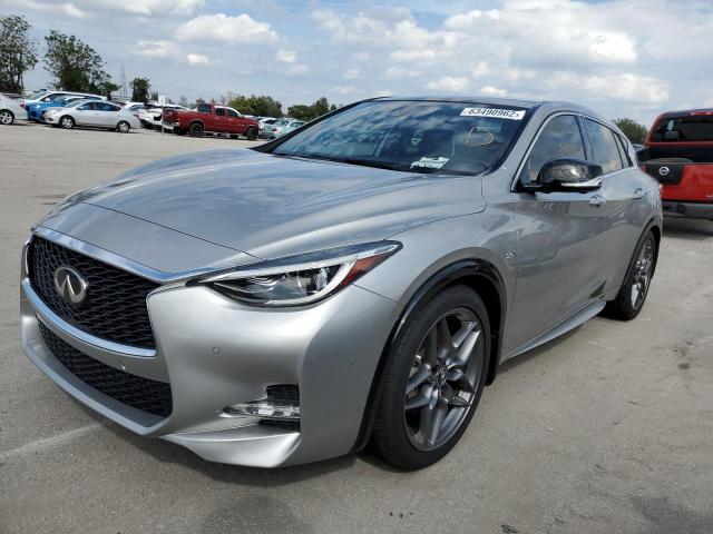 SJKCH5CP5HA018122 - 2017 INFINITI QX30 BASE SILVER photo 2