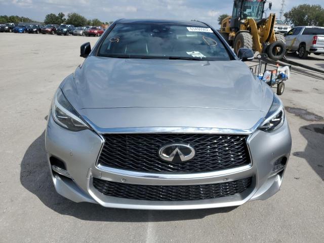 SJKCH5CP5HA018122 - 2017 INFINITI QX30 BASE SILVER photo 9