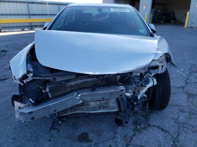 1G1ZC5E08CF128663 - 2012 CHEVROLET MALIBU 1LT 银色 照片 9