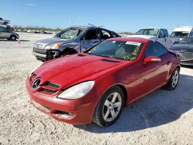 WDBWK54F16F122029 - 2006 MERCEDES-BENZ SLK 280 RED photo 2