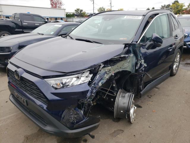 2T3A1RFV3LW134476 - 2020 TOYOTA RAV4 XLE P BLUE photo 2